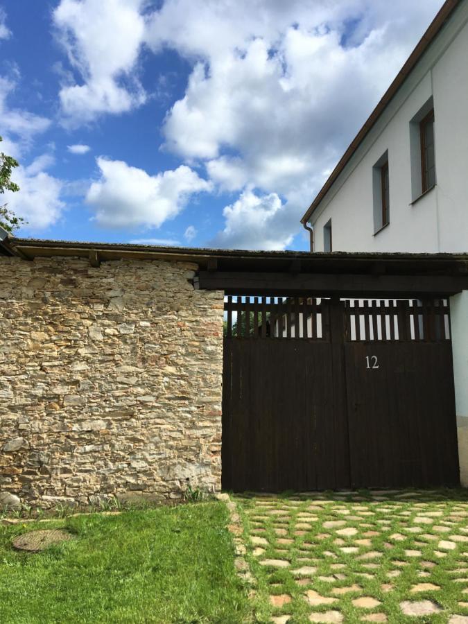 Apartman Na Vrsku Klenovice  Kültér fotó